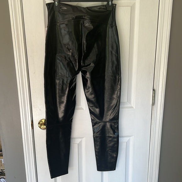 Spend Faux Patent Leather Leggings Large - Picture 5 of 5